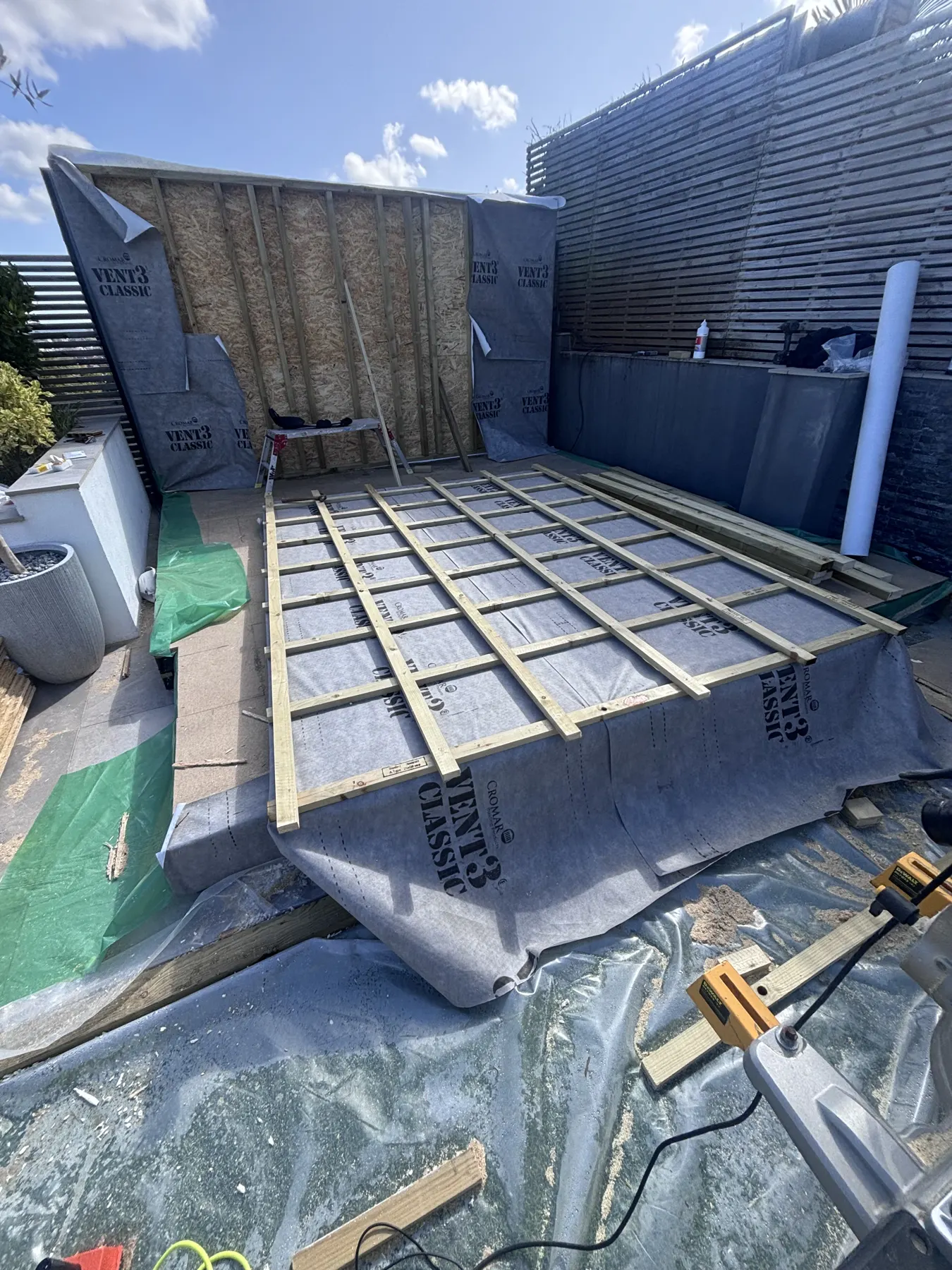 Arden & Oak garden room build — Walls raised & wrapped
