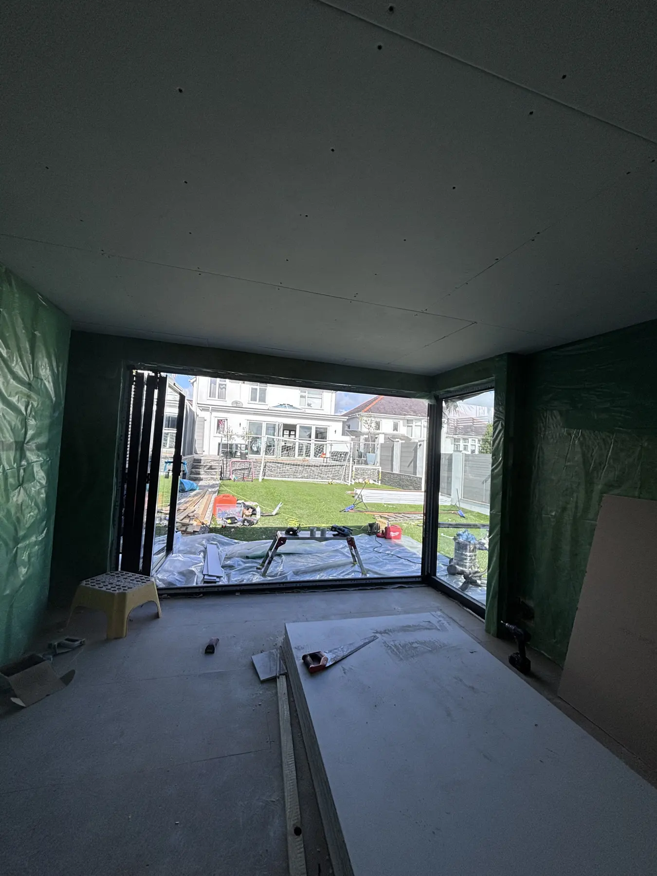 Arden & Oak garden room build — Ceiling complete