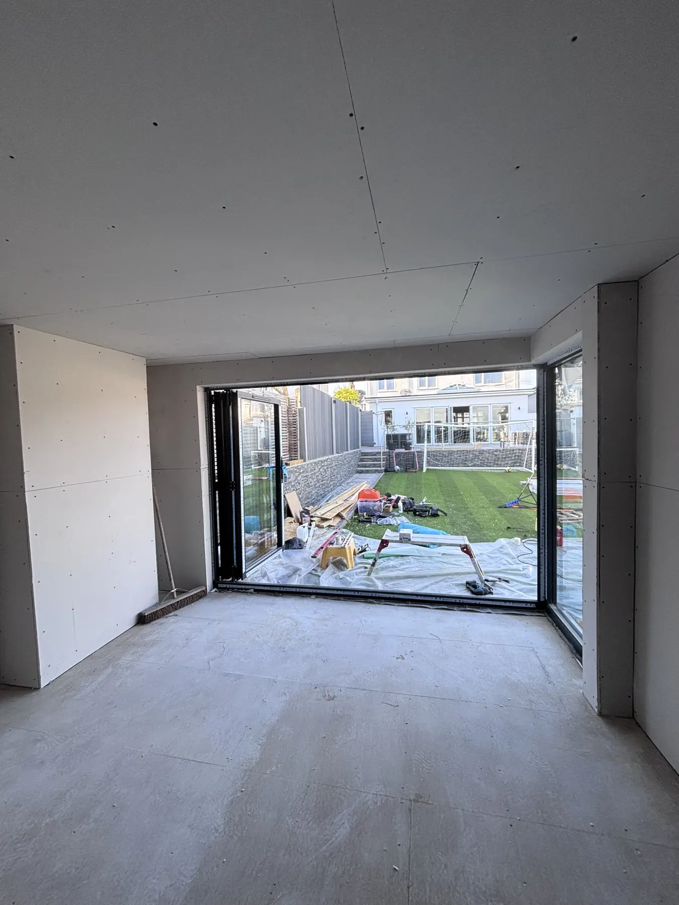 Arden & Oak garden room build — Boarded out to the glazing