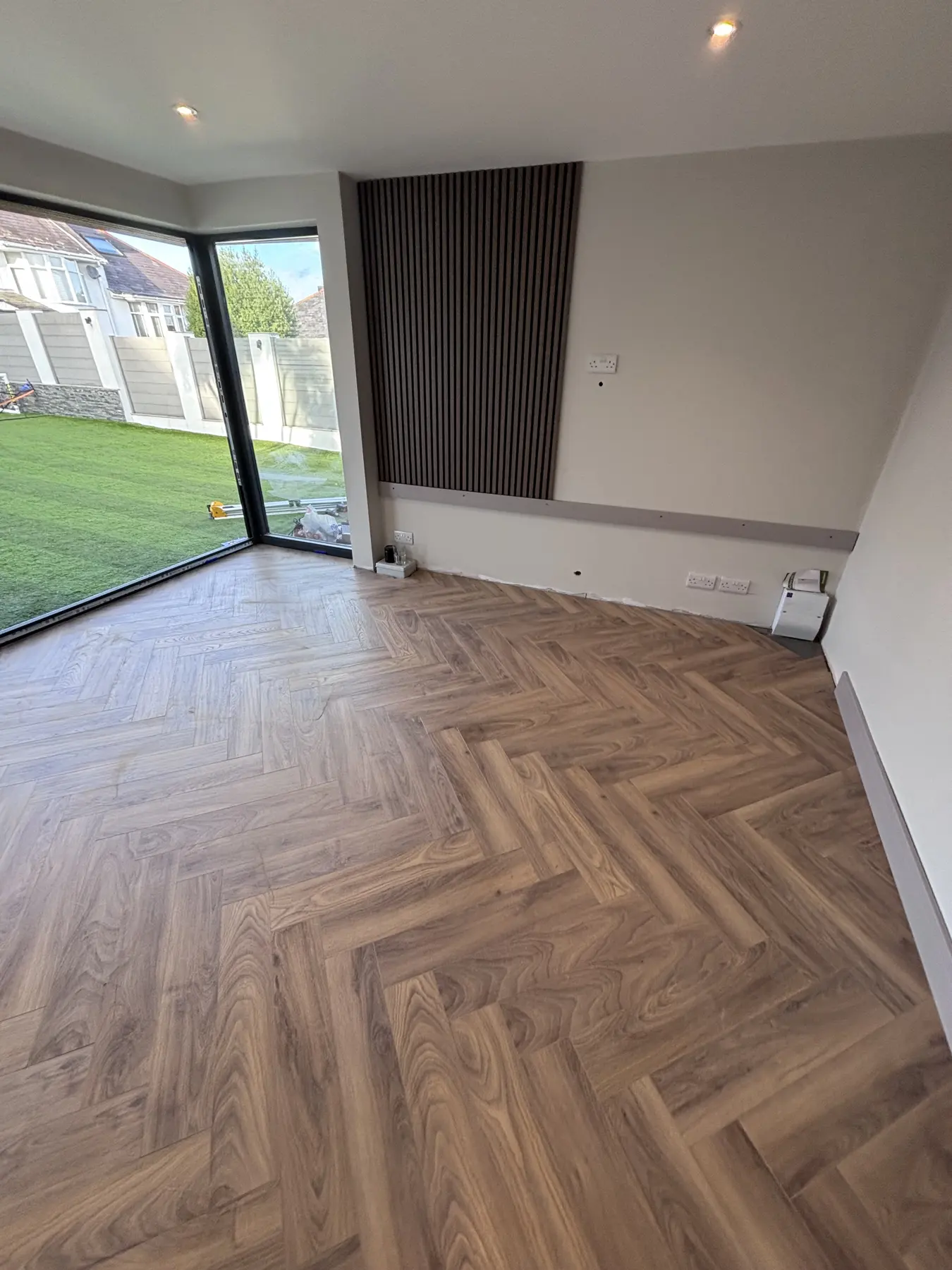Arden & Oak garden room build — Floor complete
