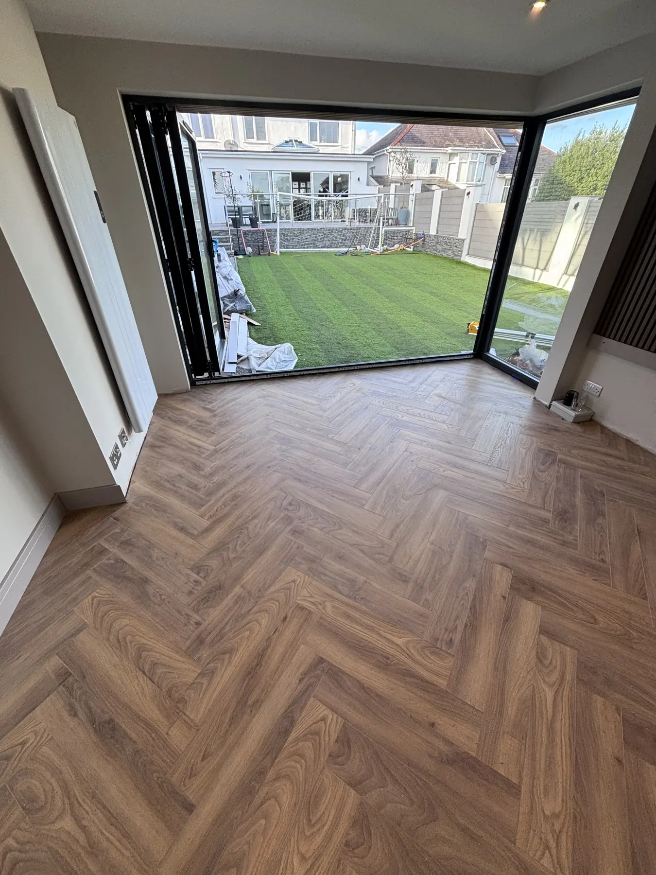 Arden & Oak garden room build — Ready for furniture